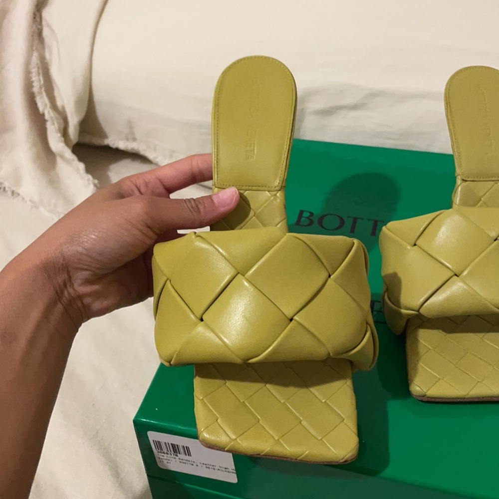 Bottega Veneta sandals in color ice. - Picture 6 of 11